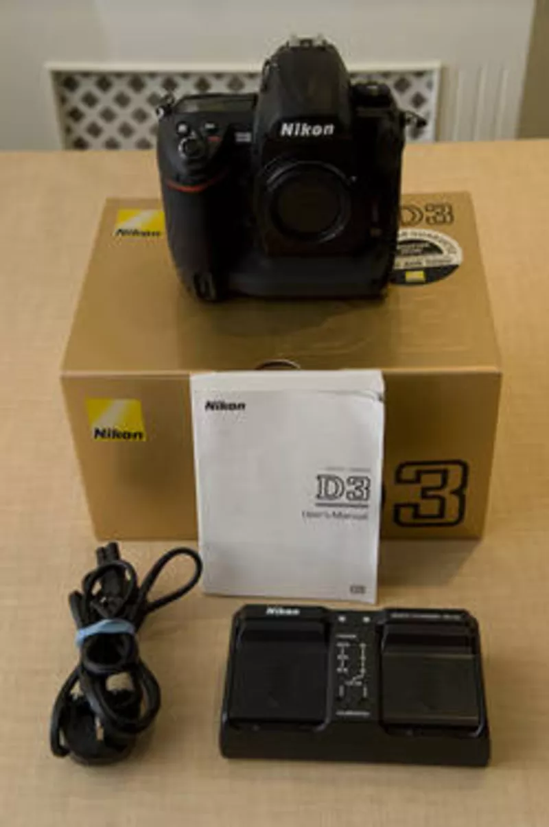 Nikon D5000 12.3 MP DX Digital SLR w/ 18-55mm f/3.5-5.6G VR Lens +